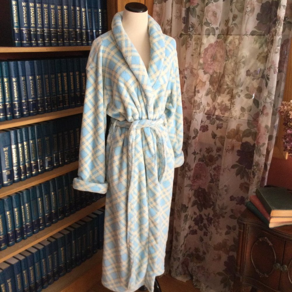 Soft Plush Blue and Cream Lounge Robe with Pockets